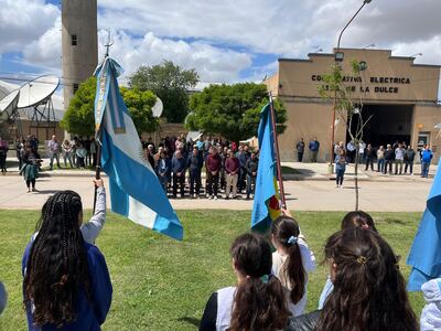 Necochea: Inauguran una extensión de la red de agua potable que beneficia a la localidad de la Dulce