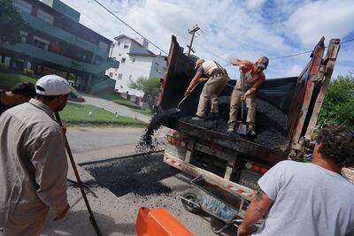 Villa Gesell: El Municipio ejecuta mejoras viales en avenidas