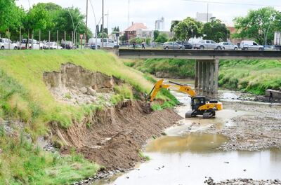 Olavarría: Continúan los trabajos en las barrancas del arroyo Tapalqué