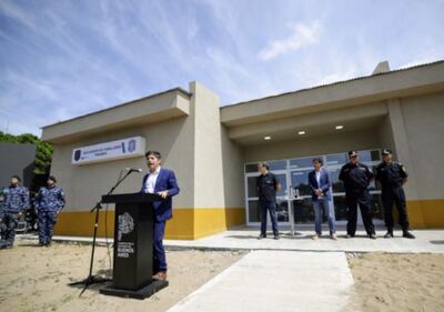 Pinamar: Kicillof encabezó la inauguración de un polo logístico y escuadrón de caballería