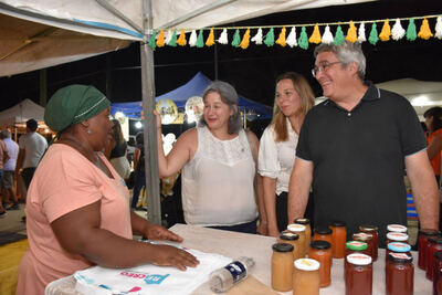 La Fiesta del Girasol brilló en Casares con la presencia del Ministro de Desarrollo Agrario provincial