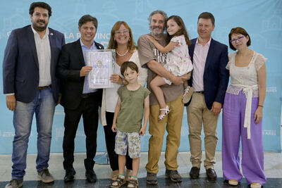 Villarino: Se entregaron títulos de propiedad gratuitos a familias del distrito