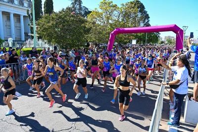Bahía Blanca: Se encuentran abiertas las inscripciones para la Carrera de la Mujer 2025