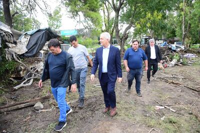 La Plata: El Municipio demolió una construcción irregular que estaba en la bajada de la autopista