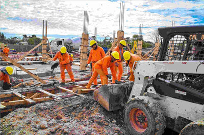 Florencio Varela: Avanza la construcción de dos escuelas en el barrio La Carolina