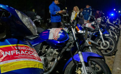 Almirante Brown: El Municipio y la policía secuestran decenas de motos y clausuran locales que vendían alcohol