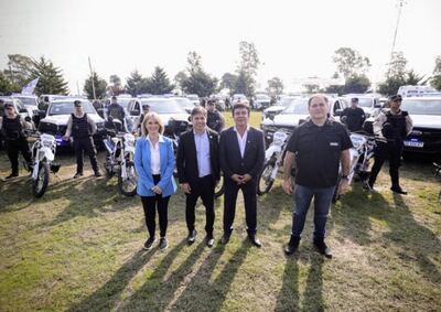 La Matanza: Kicillof entregó vehículos policiales e inauguró una nueva base de la Fuerza Barrial de Aproximación