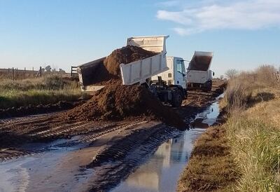 9 de Julio: Continúan los trabajos de reconstrucción de caminos