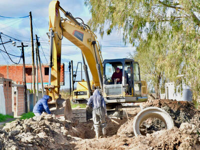 Berisso: Avanzan obras hidráulicas en la intersección de calles 10 y 142