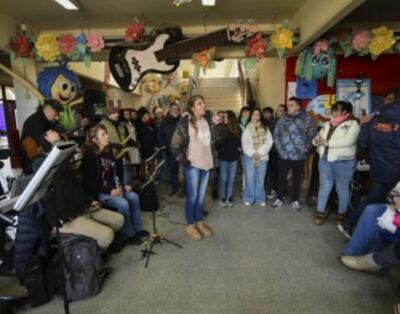 Villa Gesell: La Secundaria N°4 recibió instrumentos musicales