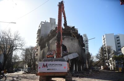 La Plata: Comenzó la demolición del edificio incendiado de diagonal 77