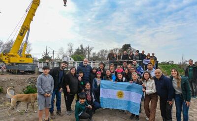 Bahía Blanca: Quedó habilitado un puente peatonal que une al barrio Evita con Villa Esperanza