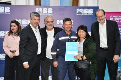 Bahía Blanca: Más de 300 familias recibieron el título de sus viviendas