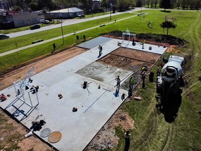 Olavarría: Avanza la construcción del playón deportivo en Hinojo