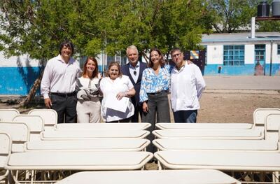 La Plata: Se entregó equipamiento y comenzó la puesta en valor de una escuela de Olmos