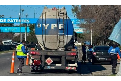 La Plata: Se realizaron controles viales con cerca de 200 vehículos secuestrados y 21 aprehendidos