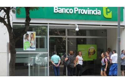 La FELP pide mantener el horario bancario habitual durante el verano