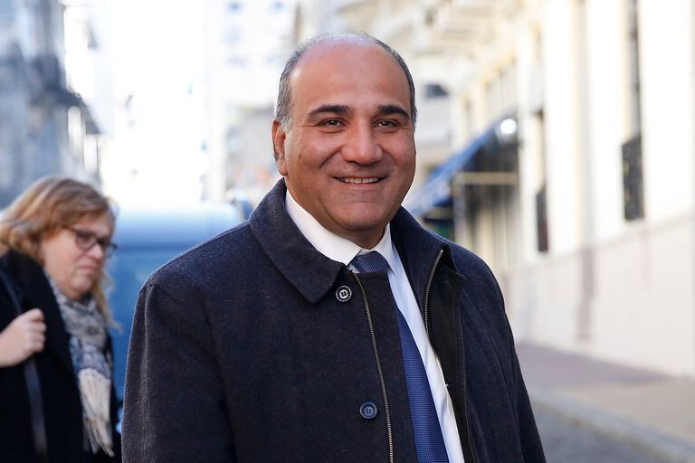 El jefe de Gabinete llevó a cabo una reunión con senadores en Casa Rosada