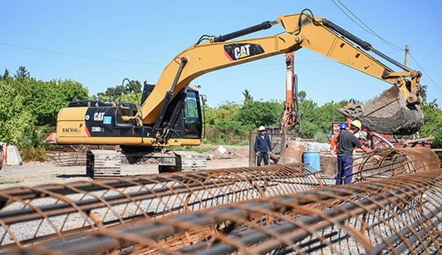 Escobar: Avanza la construcción del puente vehicular que unirá Maschwitz con Benavidez