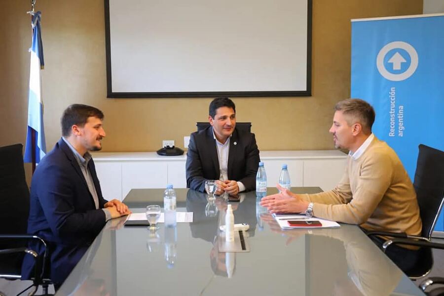 Avellaneda: El intendente firmó un convenio para obras viales en la ciudad