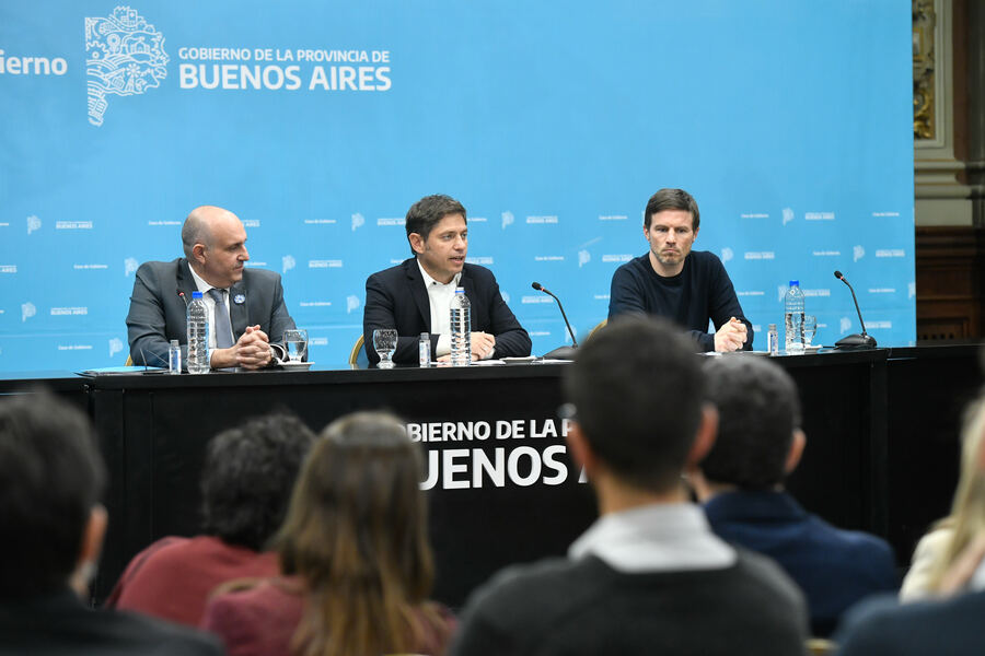 Kicillof anunció nuevas obras para fortalecer la infraestructura portuaria bonaerense