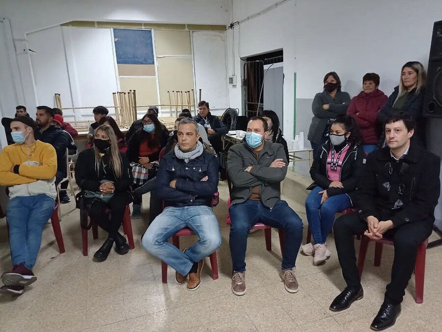 Berisso: El Centro de Formación Laboral N° 404 realizó una charla sobre Energías Renovables