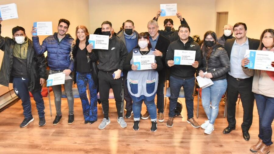 Avellaneda: Ferraresi hizo entrega de nuevos créditos Casa Propia
