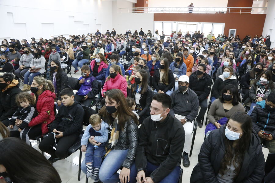 Ensenada: Se realizó el sorteo de adjudicación de las casas del barrio Federal 2