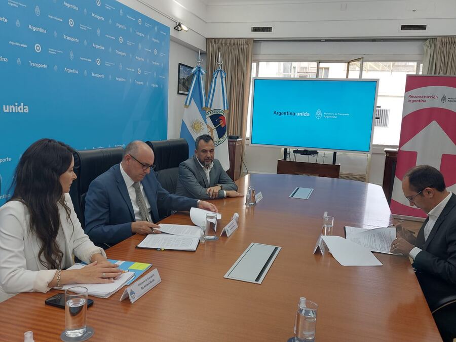 Bolivar: Firman un convenio de movilidad integral para la realización de "Vías Seguras"