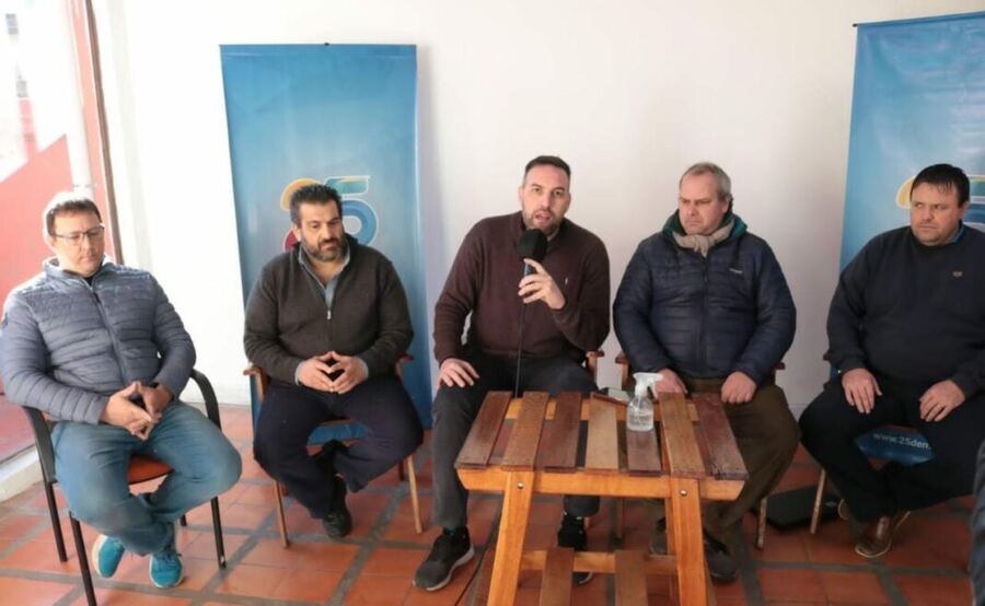 25 de Mayo: La Comuna y la liga local de fútbol presentaron el programa "Cuidar"