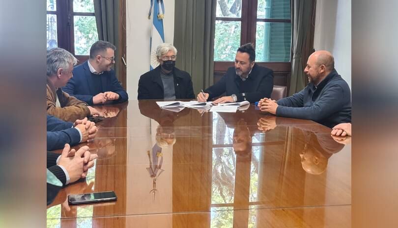 Chacabuco: Se firmó un convenio para la pavimentación de Avenida Perón
