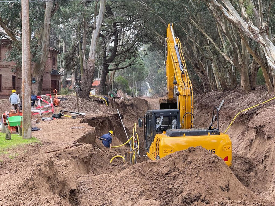 Partido de La Costa: Llegan inversiones en asfalto, cloacas, luminaria LED y agua