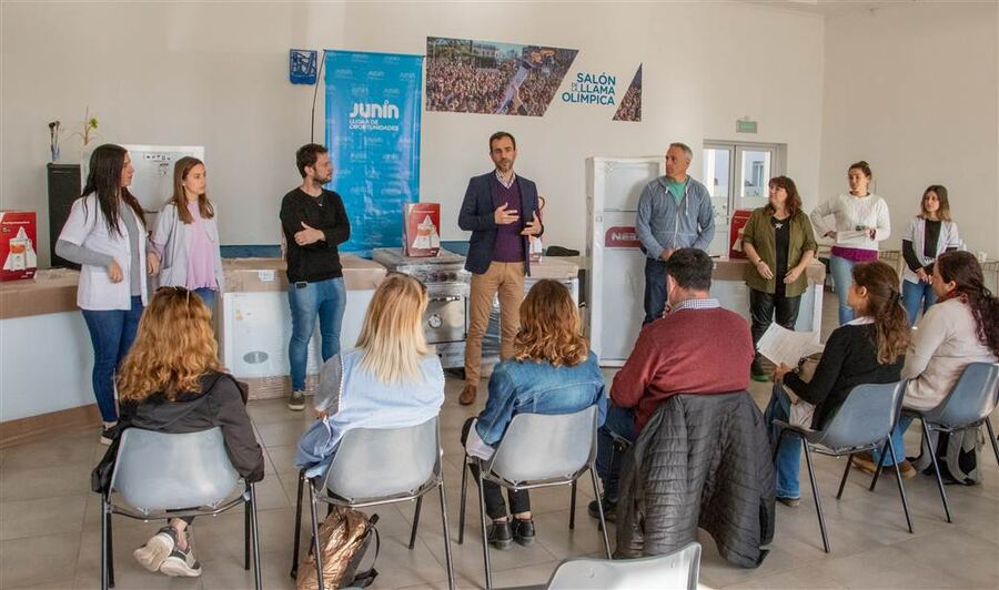 Junín: El Municipio concretó la entrega de electrodomésticos a escuelas