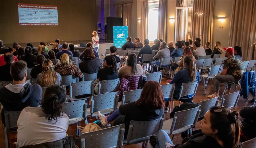 Junín: Por el alto número de inscriptos, se realizó un curso complementario en manipulación de alimentos