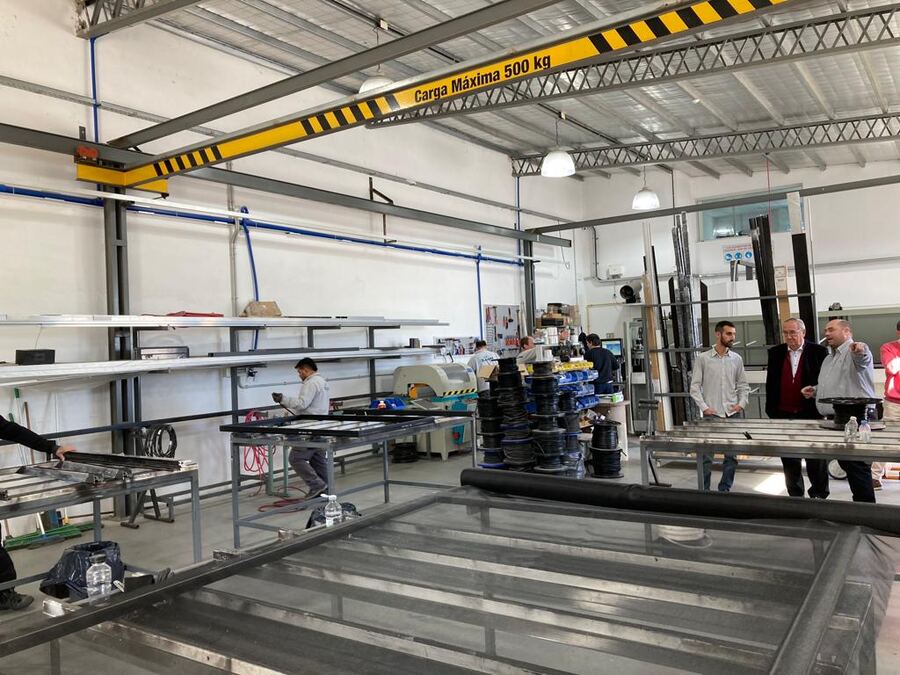 Tandil: Durante la visita a una empresa local, Lunghi destacó "el perfil emprendedor de los tandilenses"