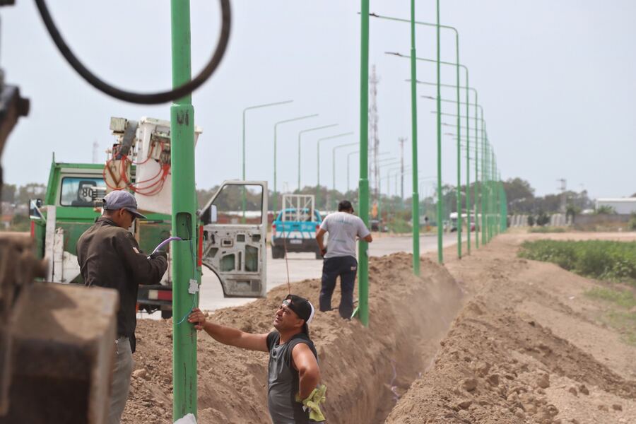 Ensenada: Avanzan los trabajos de iluminación en la nueva circunvalación