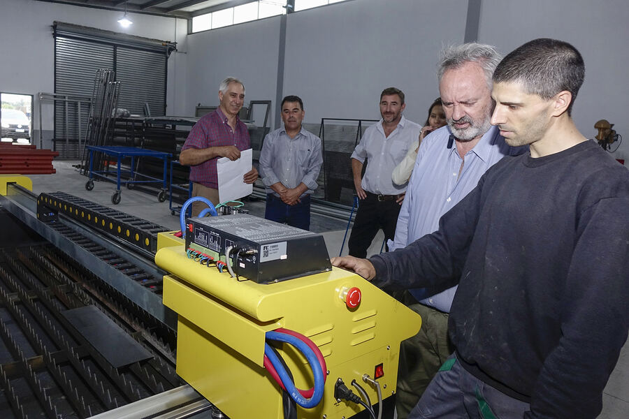 Azul: Hernán Bertellys y Joaquín De la Torre recorrieron emprendimientos locales en el Parque Industrial
