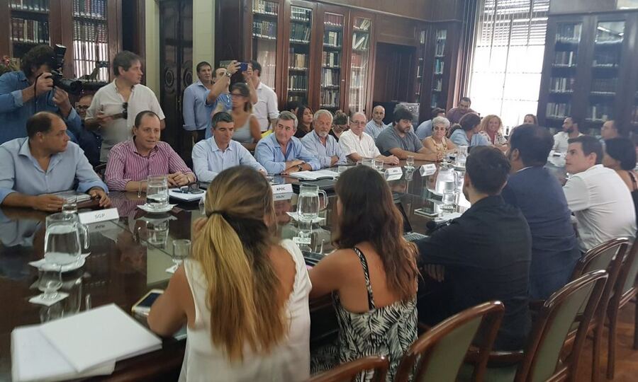 Estatales bonaerenses piden al Gobierno por la apertura de paritarias