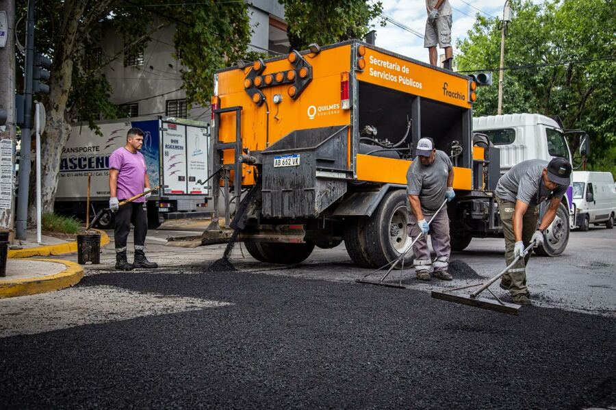 Quilmes: Avanza el plan de bacheo integral en el centro de la ciudad