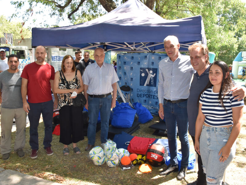 Berisso: El Municipio entregó material deportivo a instituciones y clubes locales