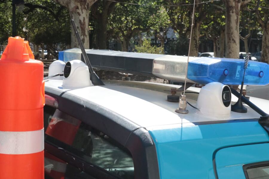 25 de Mayo: Instalan cámaras de vigilancia en móviles de Protección Ciudadana