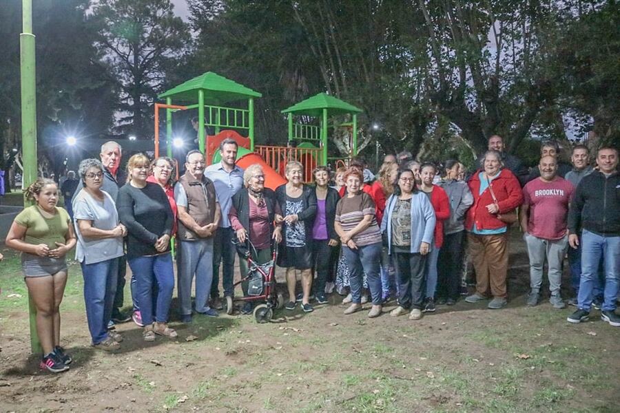 25 de Mayo: Se inauguró la renovada Plazoleta Paco Jamandreu