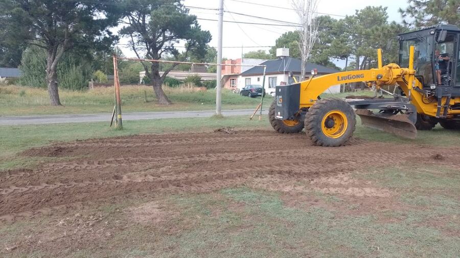 La Costa: Se realizan trabajos en el campo deportivo de Fomento San Bernardo