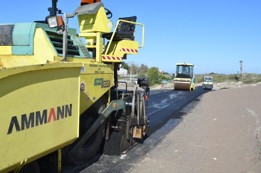 Inició la pavimentación del Camino de Cintura Monte Hermoso - Sauce Grande