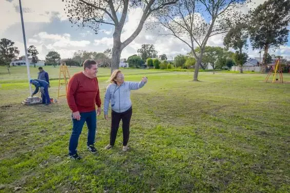 Mar del Plata: Realizan el mantenimiento de casi 500 mil metros cuadrados de espacios verdes en la zona del puerto