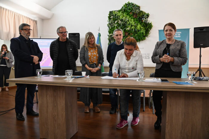 Presidente Perón: Se firmaron 498 preadjudicaciones de lotes para familias del distrito
