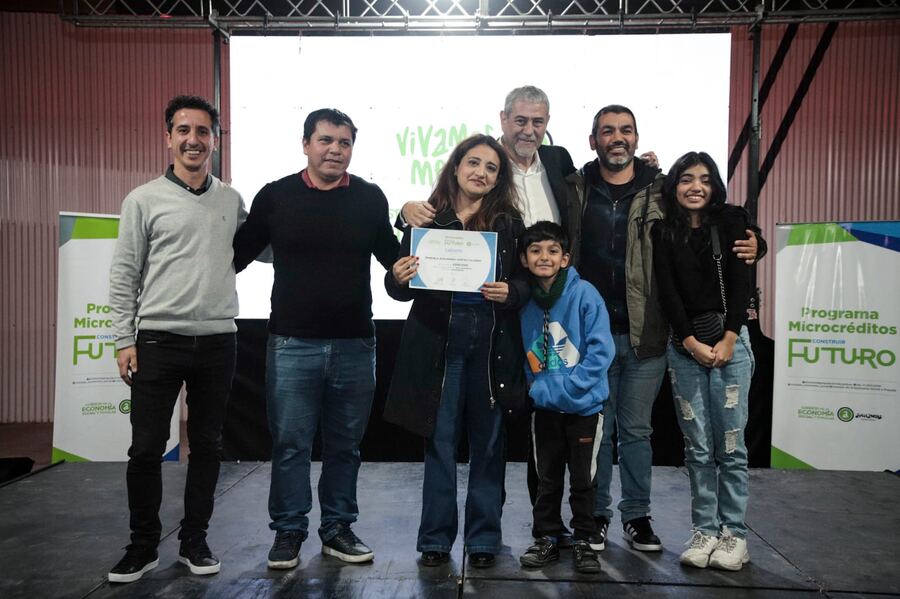 Avellaneda: El Municipio entregó créditos y herramientas a emprendedores locales