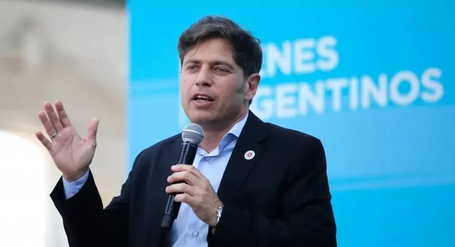 Kicillof intensifica su campaña con reuniones con intendentes y actos junto a Massa