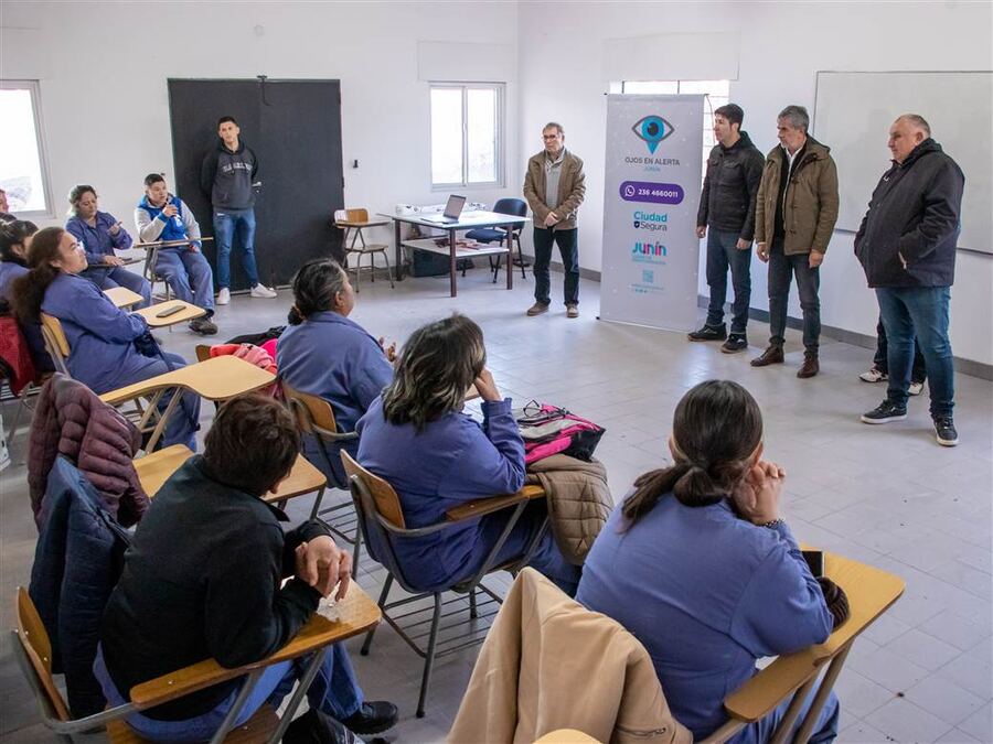 Junín: Se realizó una capacitación sobre el programa "Ojos en Alerta" en la fundación UOCRA