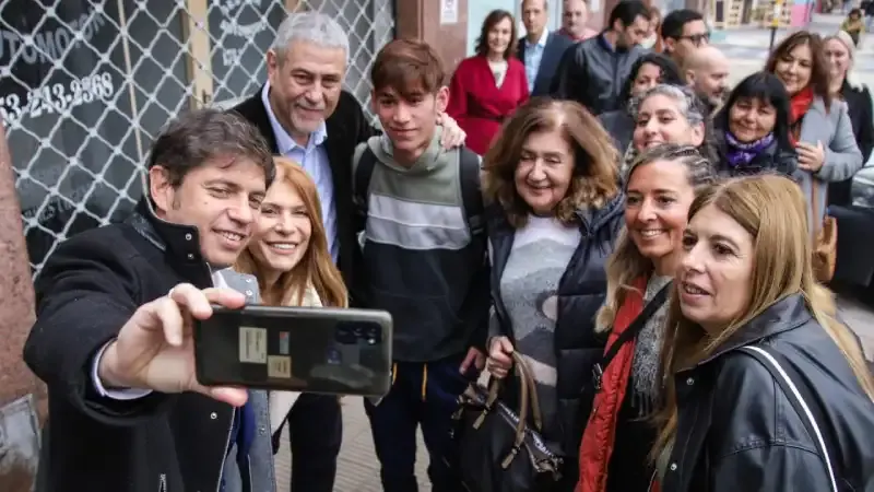Avellaneda: Kicillof y Ferraresi visitaron escuelas del distrito